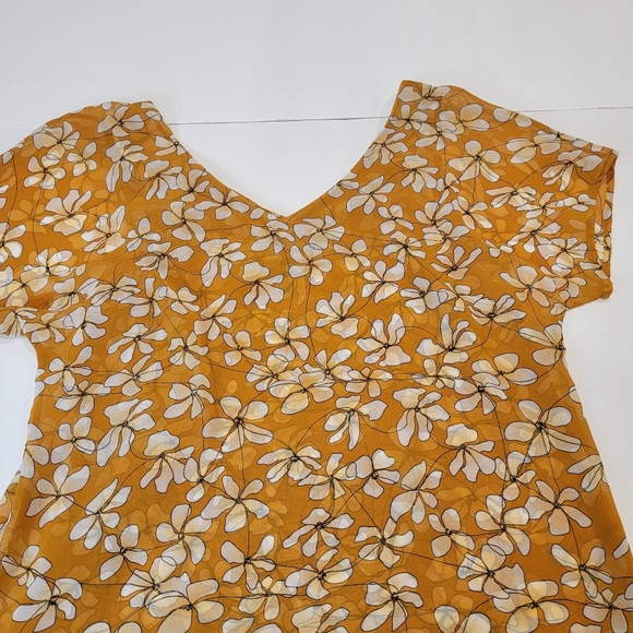 CAbi Thrive Blouse #3598 Butterscotch Yellow Floral Size Small - Picture 13 of 15